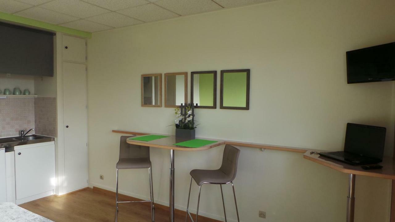 Studios Etape Du Lac Bourbon-Lancy Bagian luar foto