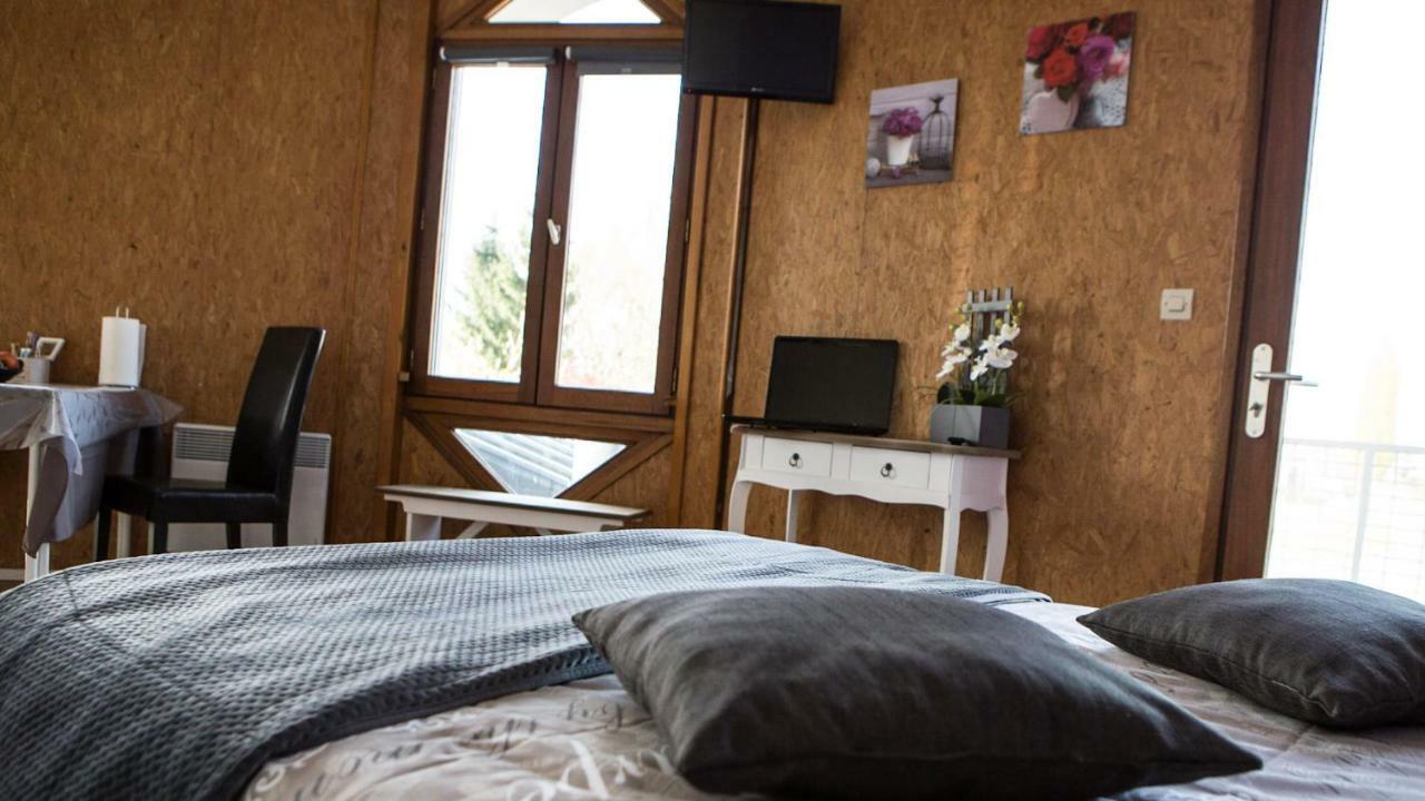 Studios Etape Du Lac Bourbon-Lancy Bagian luar foto