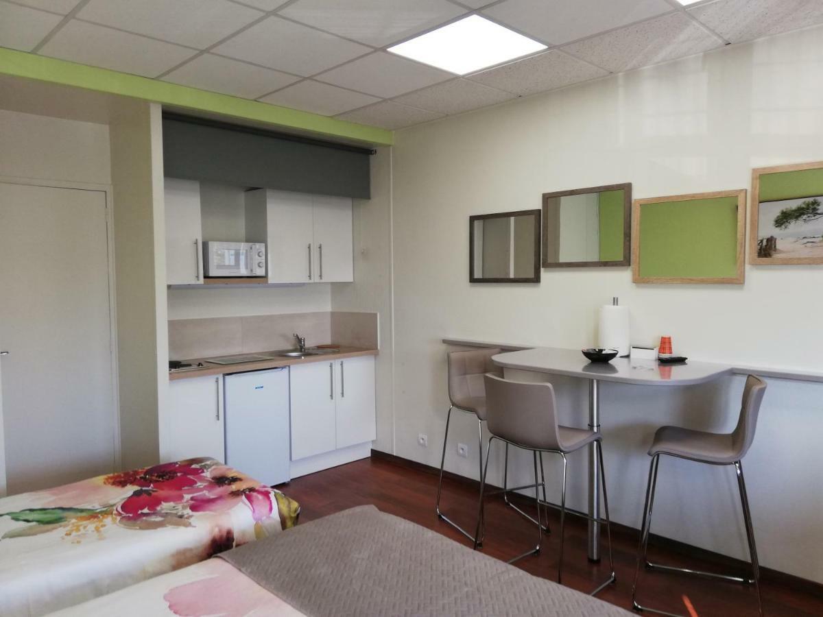 Studios Etape Du Lac Bourbon-Lancy Bagian luar foto